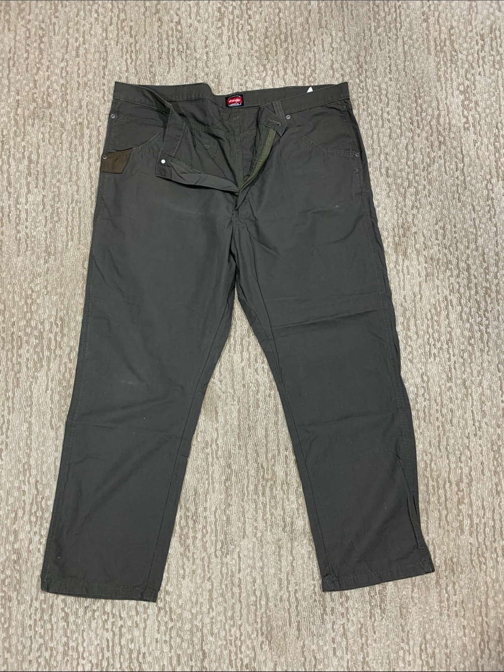 Wrangler Men's Dark Gray work wear pants (410)